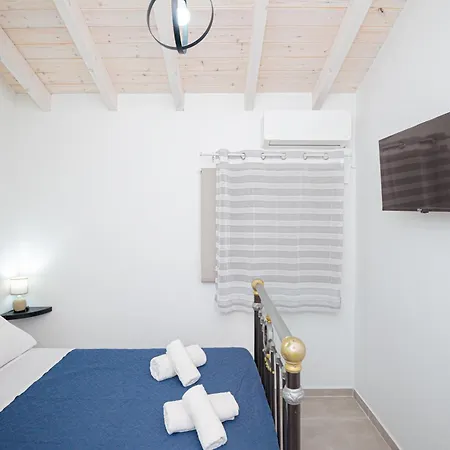Chrysanthi's House Appartement *